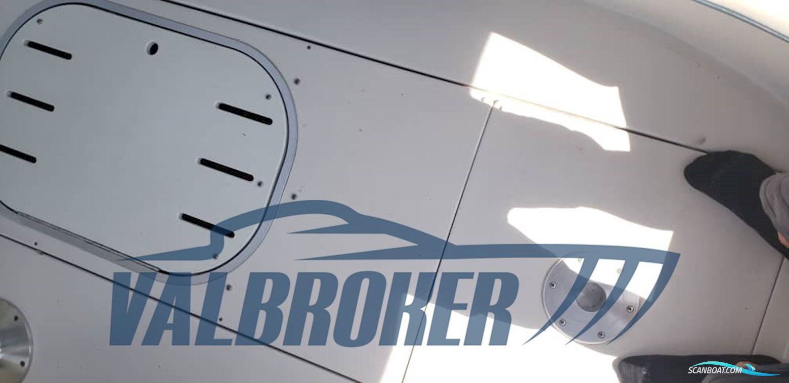 Four Winns 245 SUNDOWNER