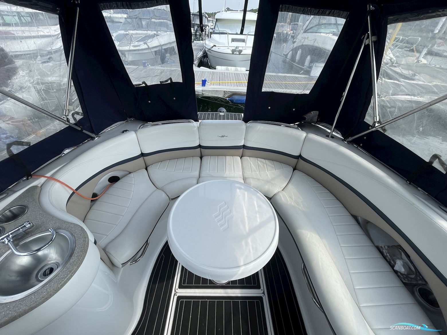 Four Winns 255 Sundowner