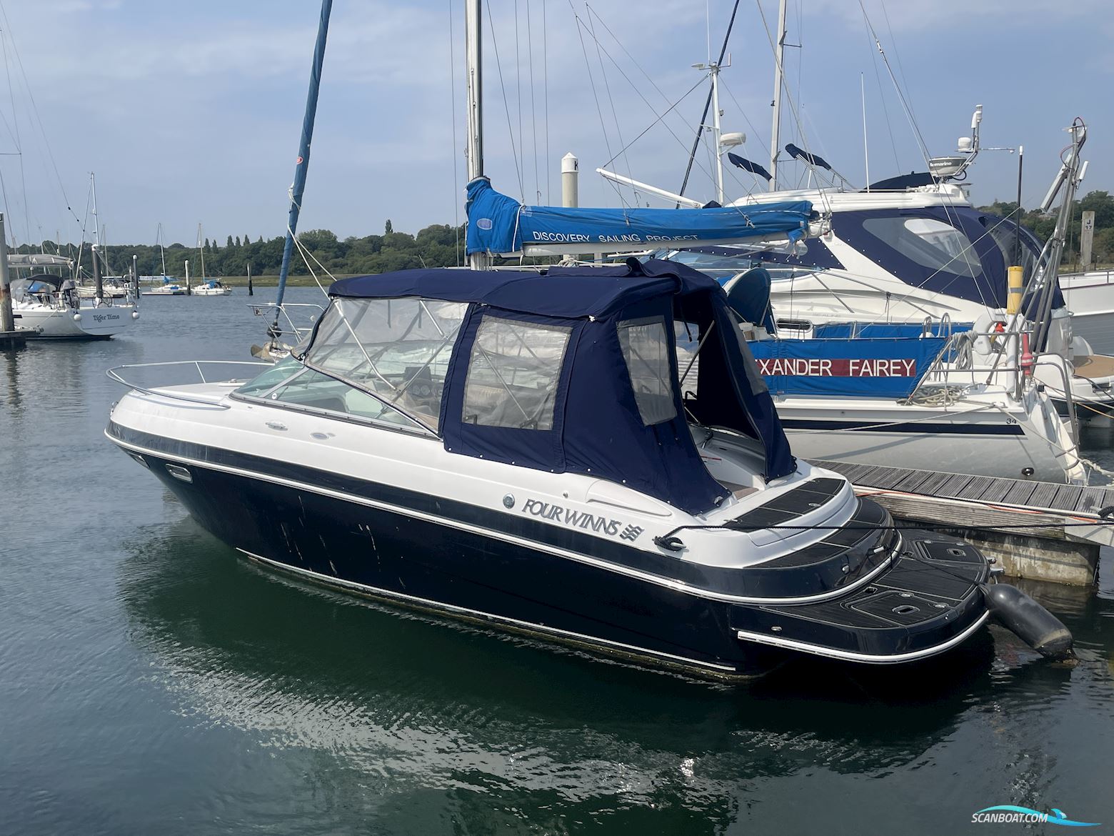 Four Winns 255 Sundowner