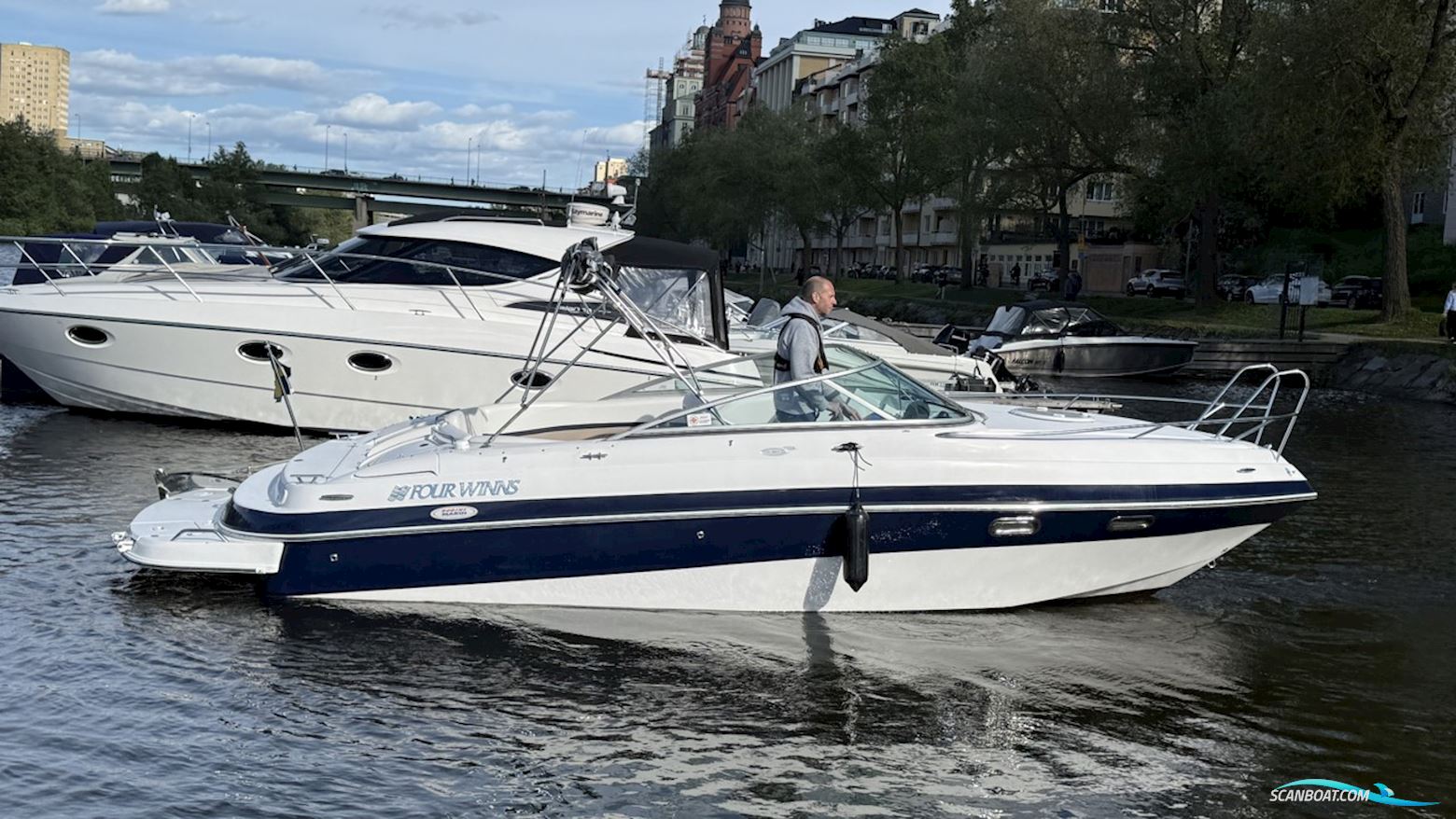 Four Winns 255 SUNDOWNER Motorbåd 2006, med Volvo Penta  motor, Sverige