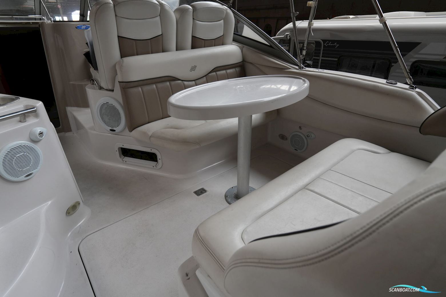 Four Winns 258 Vista