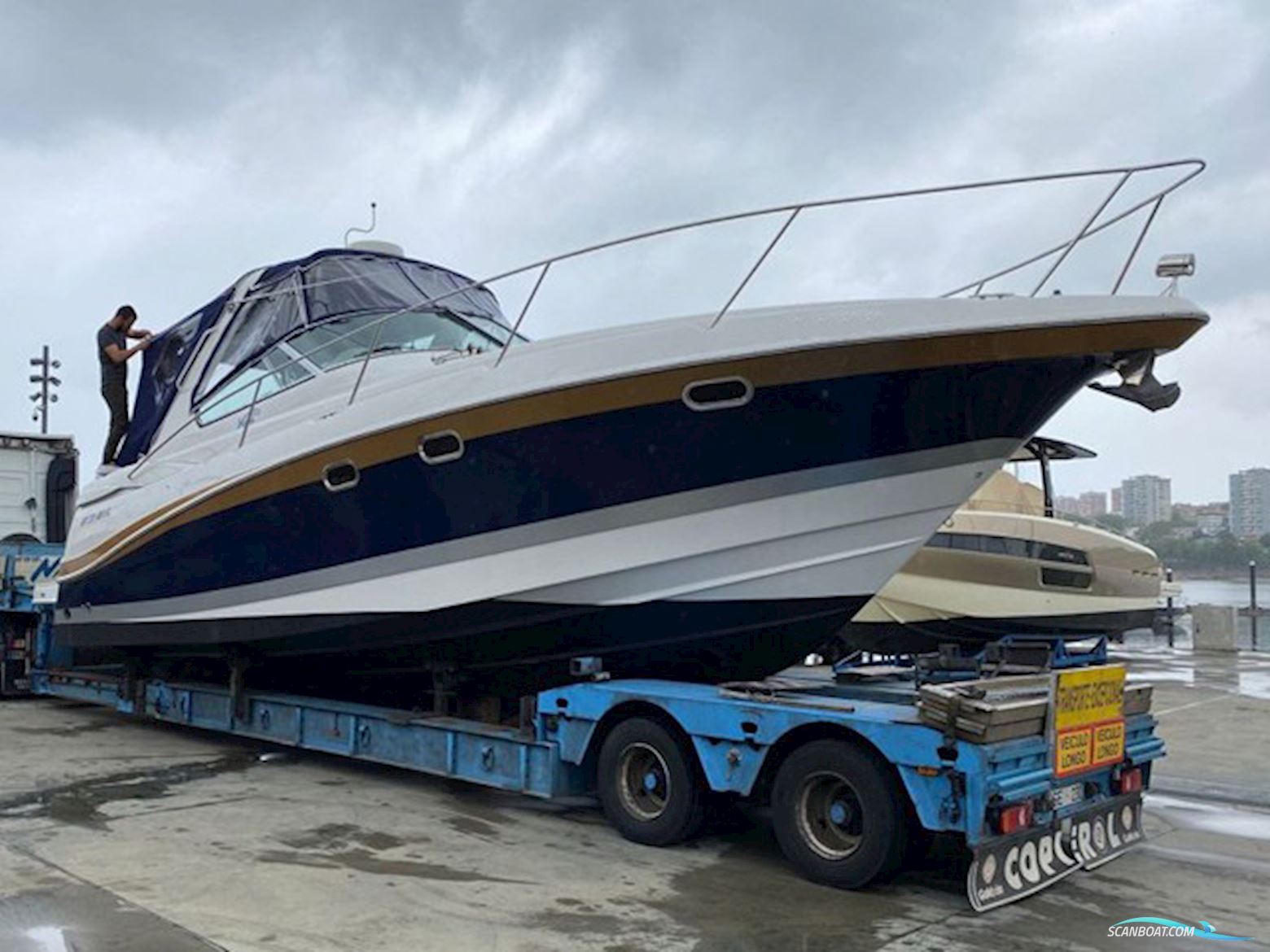 Four Winns 378 Vista – Ralph Lauren Limited Edition Motorbåd 2008, med Volvo Penta V8 8.1 motor, Portugal