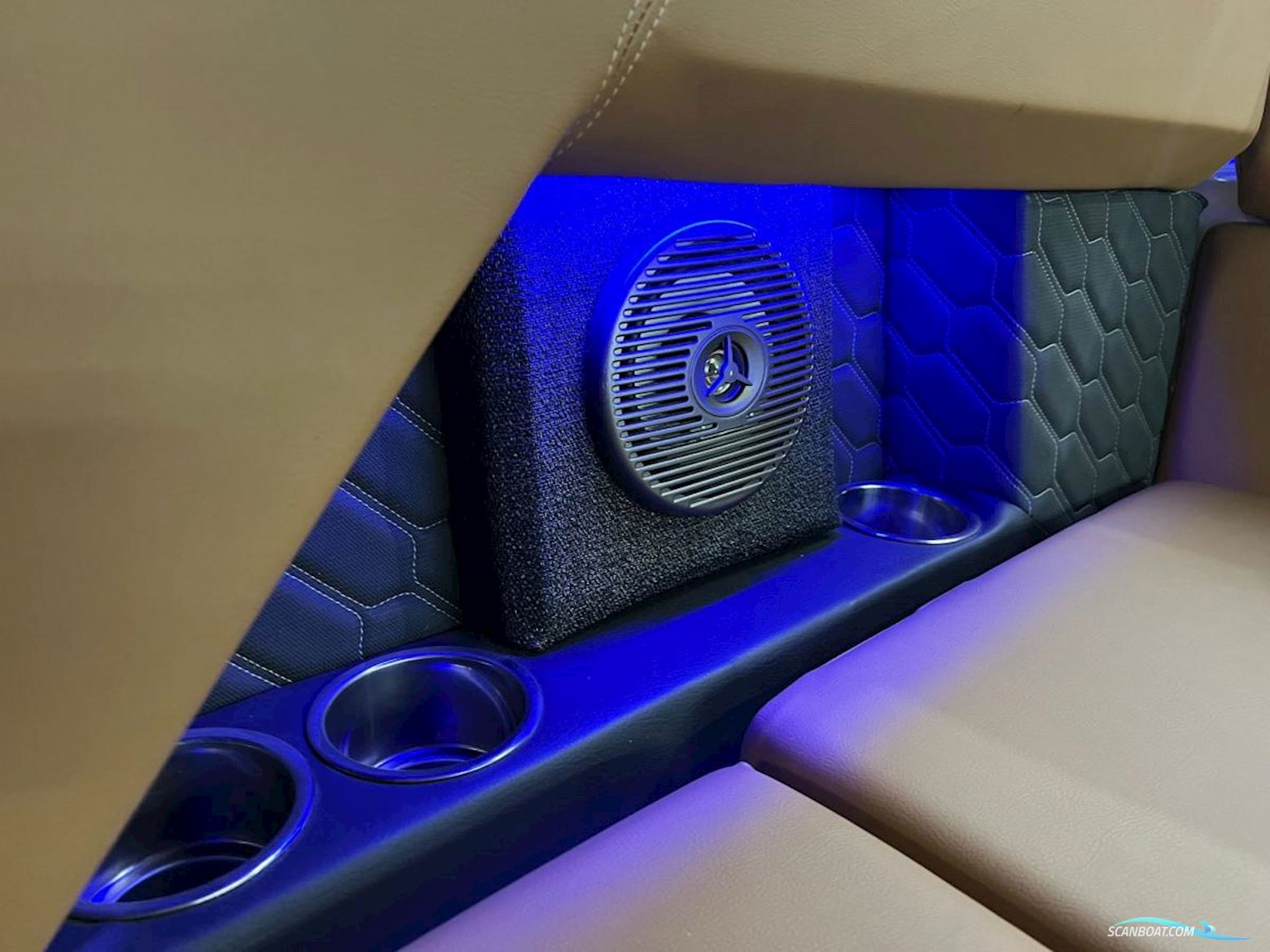 Four Winns H2 Bowrider New Demo