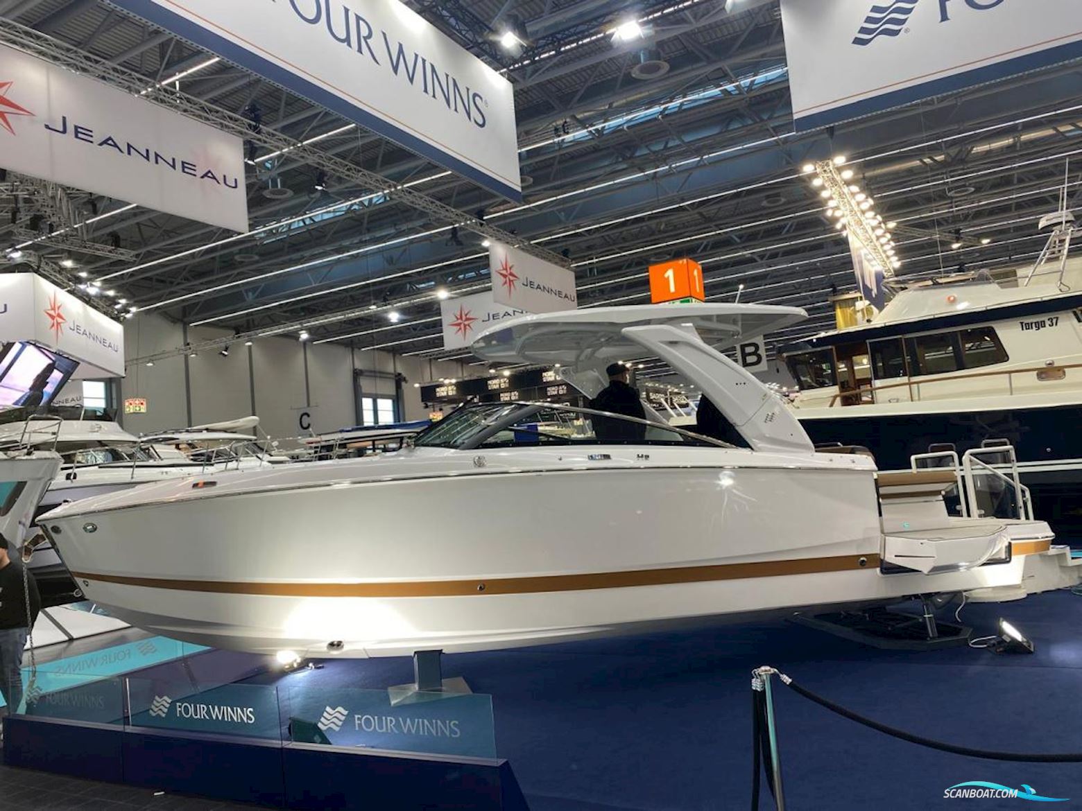 Four Winns H9 Bowrider