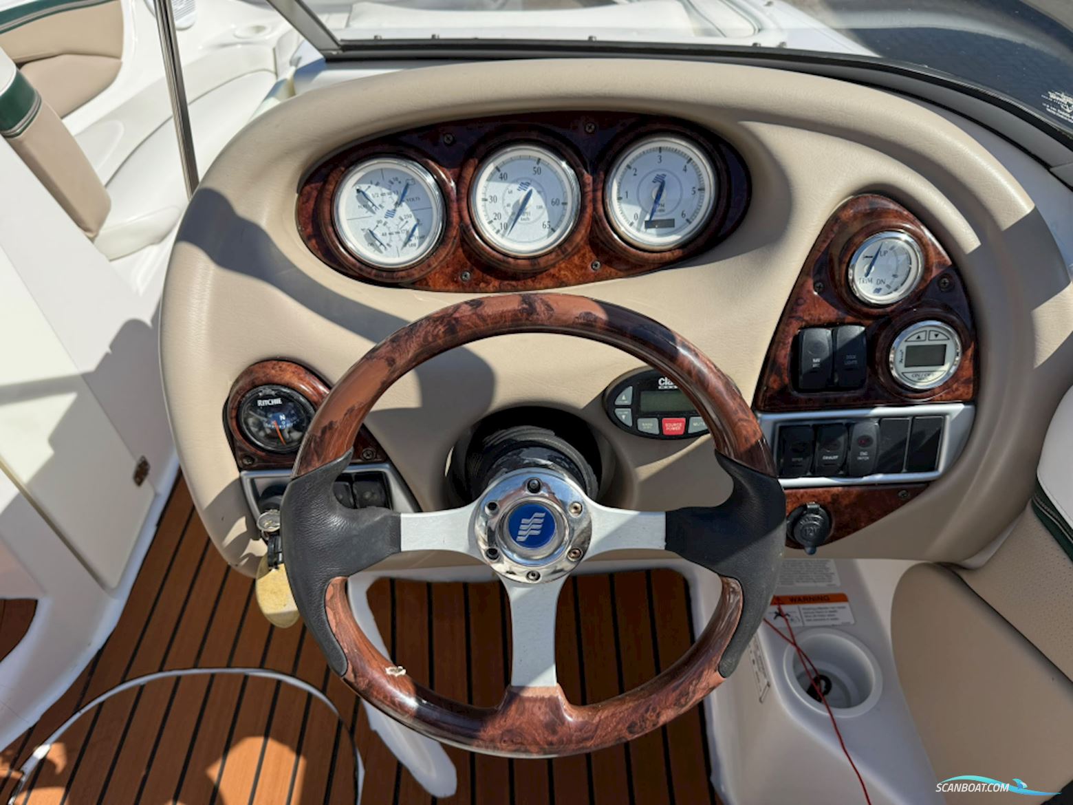Four Winns Horizon 210
