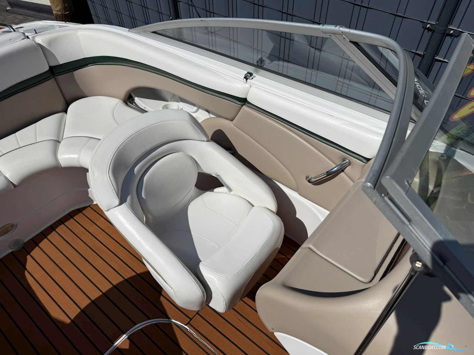 Four Winns Horizon 210