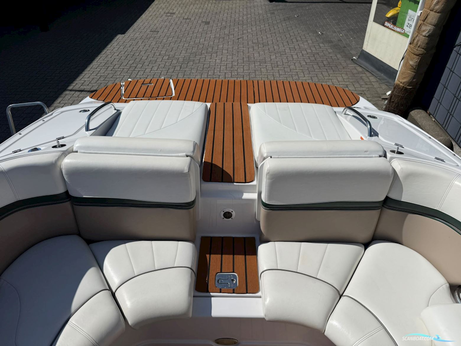 Four Winns Horizon 210