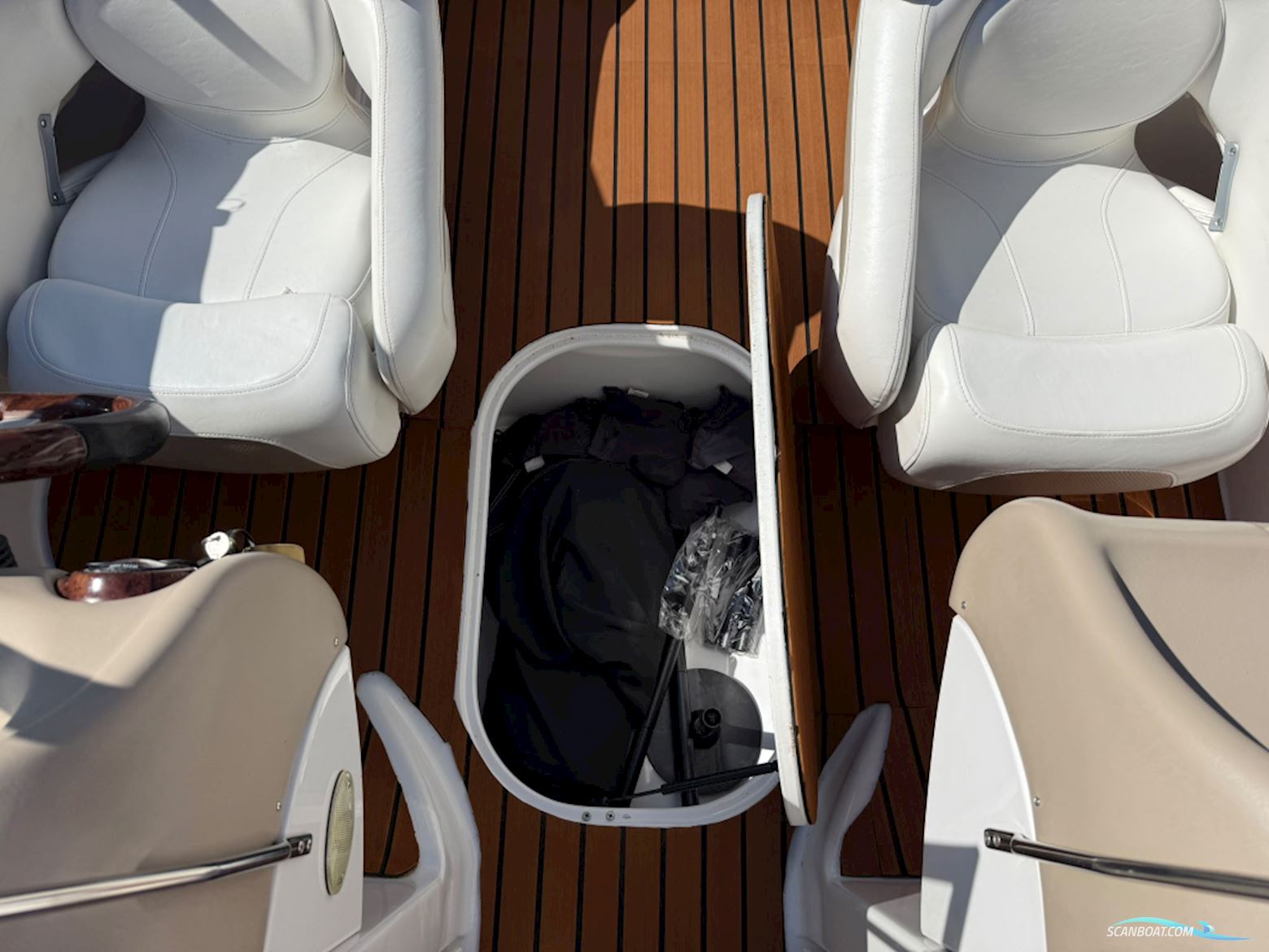 Four Winns Horizon 210