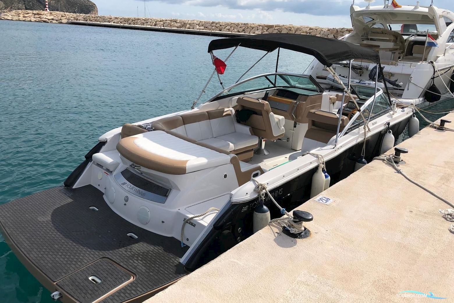 Four Winns SL262