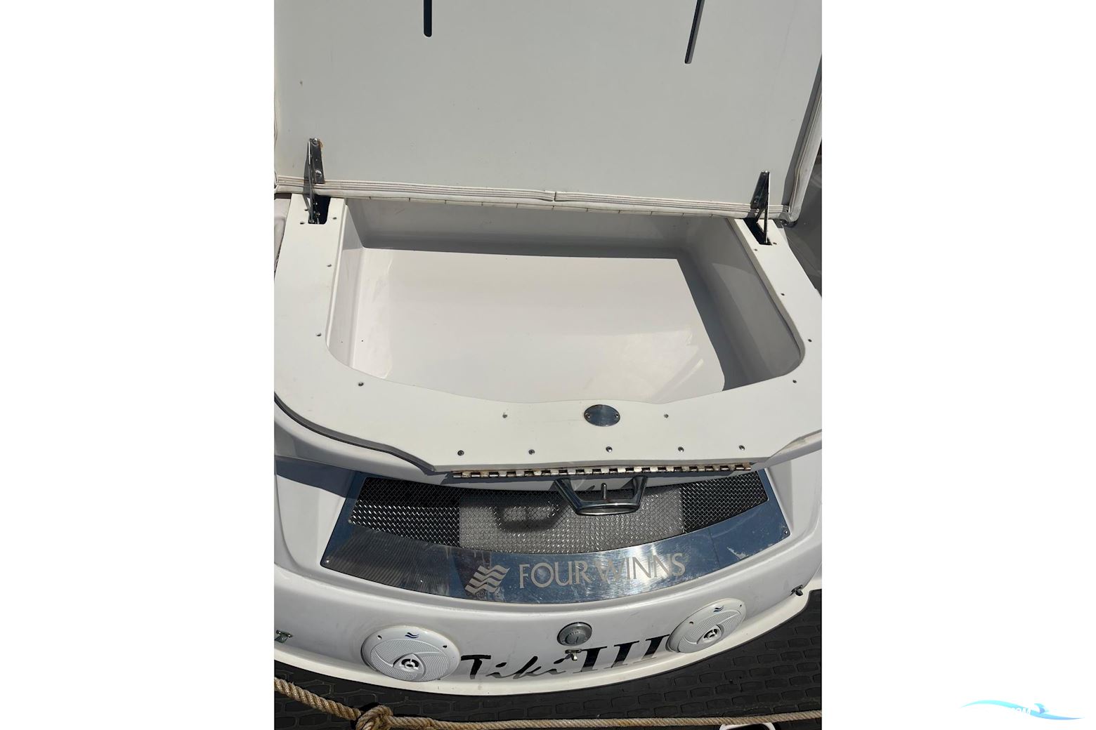 Four Winns SL262