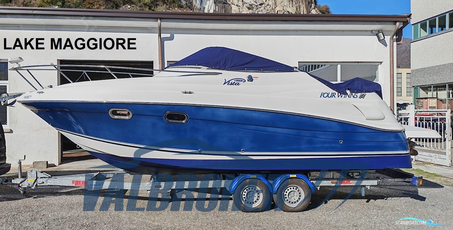 Four Winns Vista 248 Motorbåd 2004, med Volvo Penta 5GXi motor, Italien