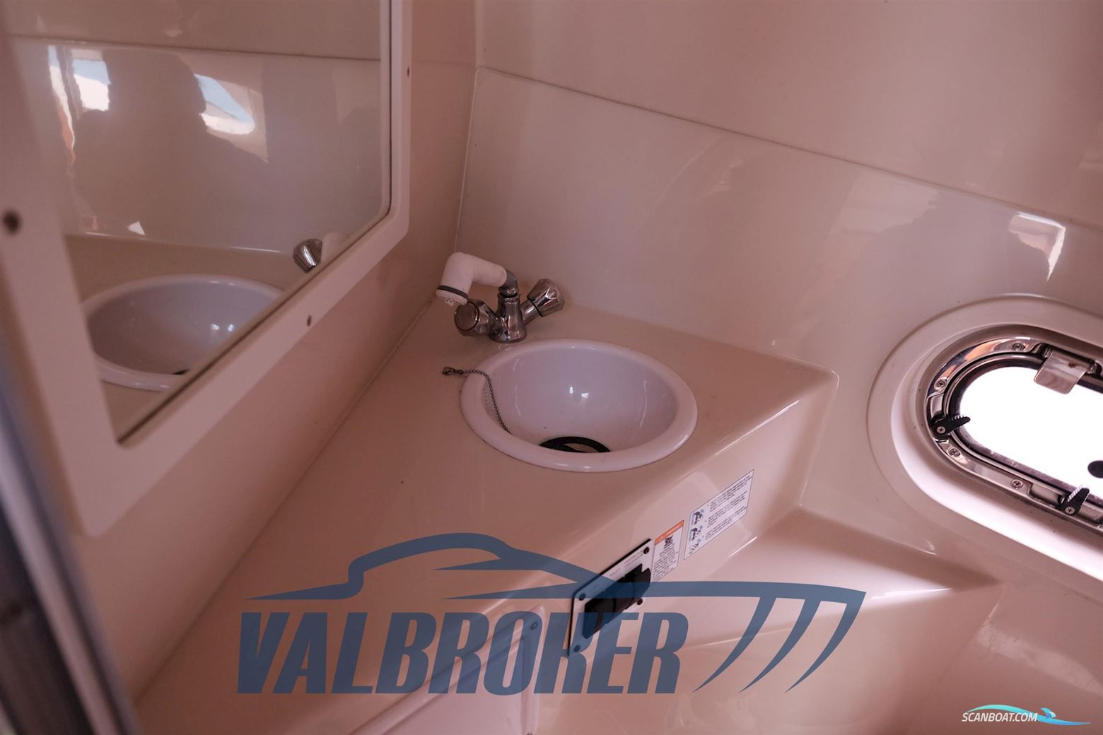 Four Winns Vista 248