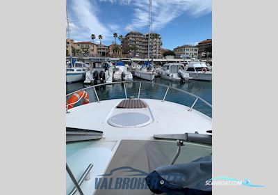 Four Winns Vista 268 Motorbåd 2003, med Volvo Penta 5.7 Gi/DP-S1 motor, Italien