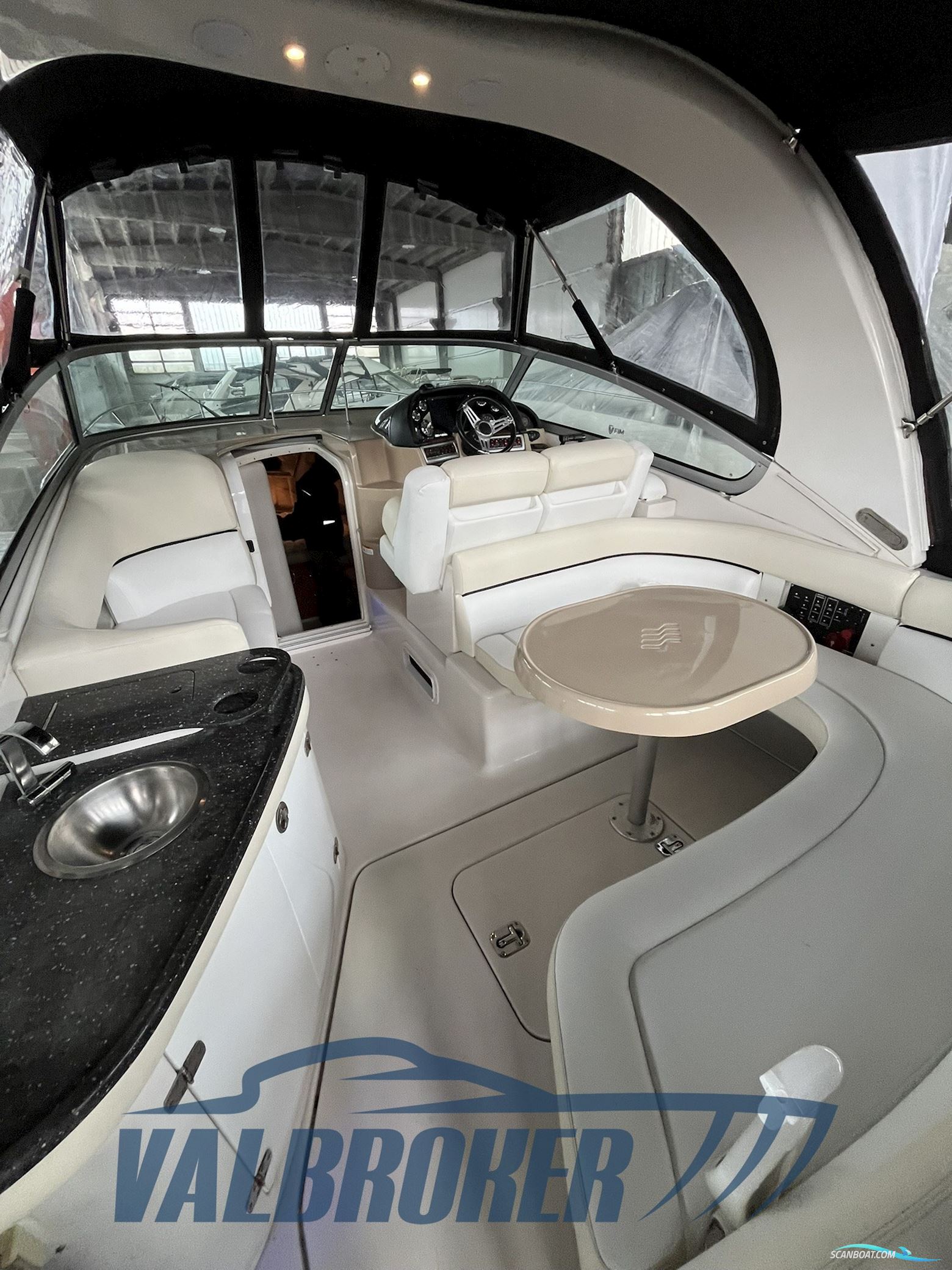 Four Winns Vista 288