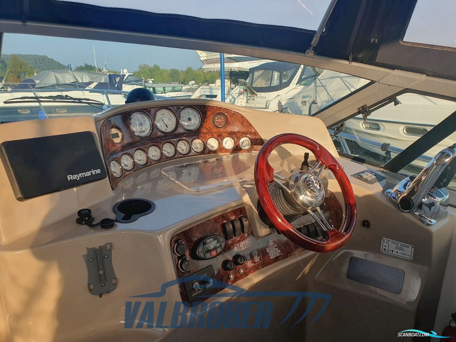 Four Winns Vista 328