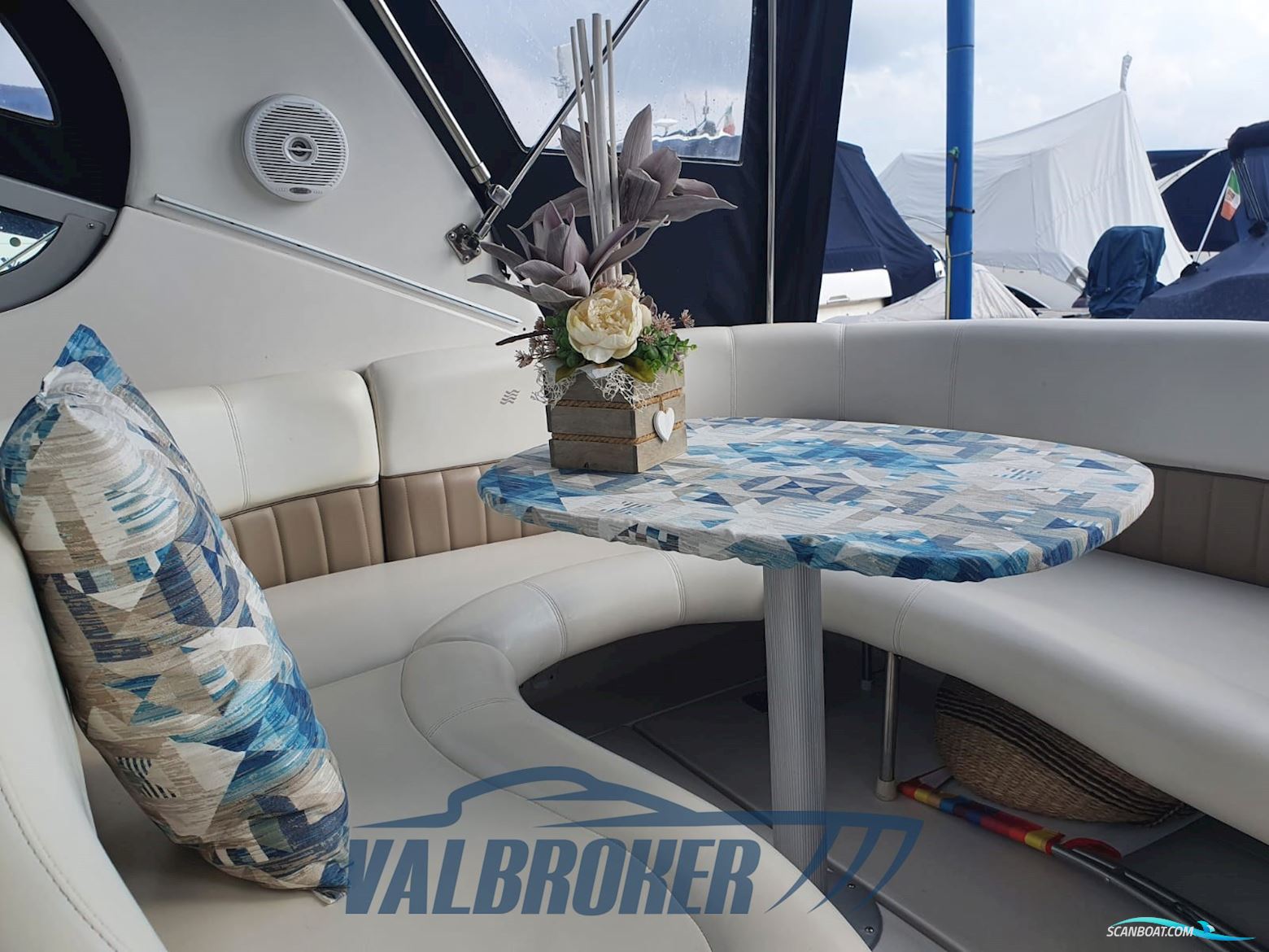 Four Winns Vista 328