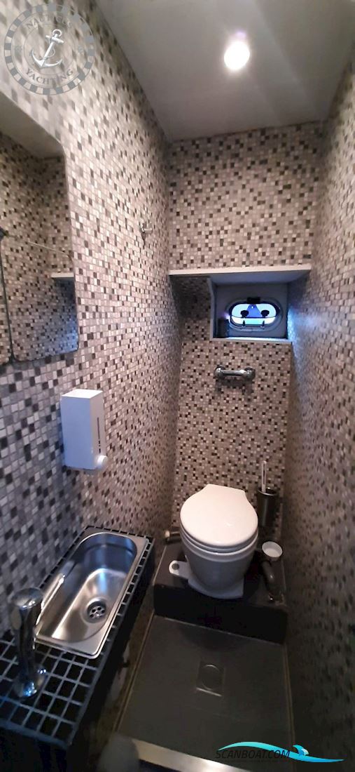 Funcraft 1500 Flybridge