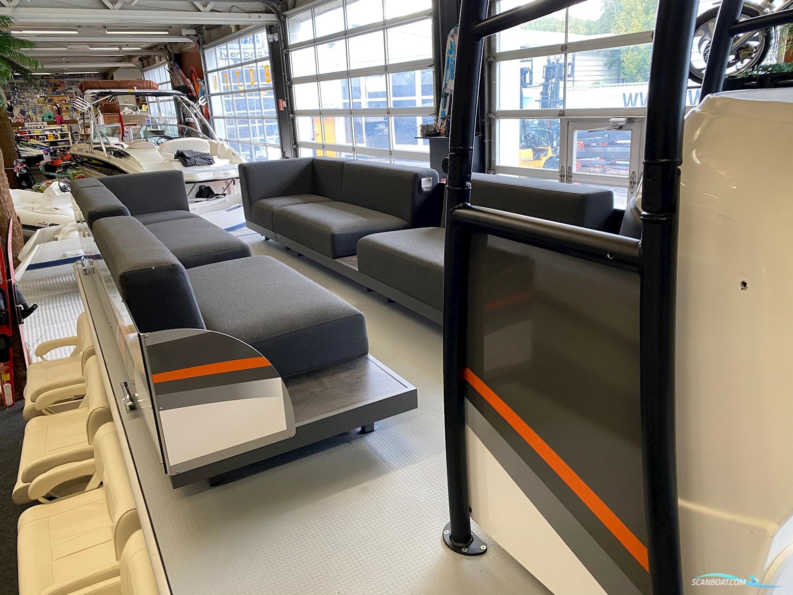 Funcruiser Pontoon 850 - Nieuw