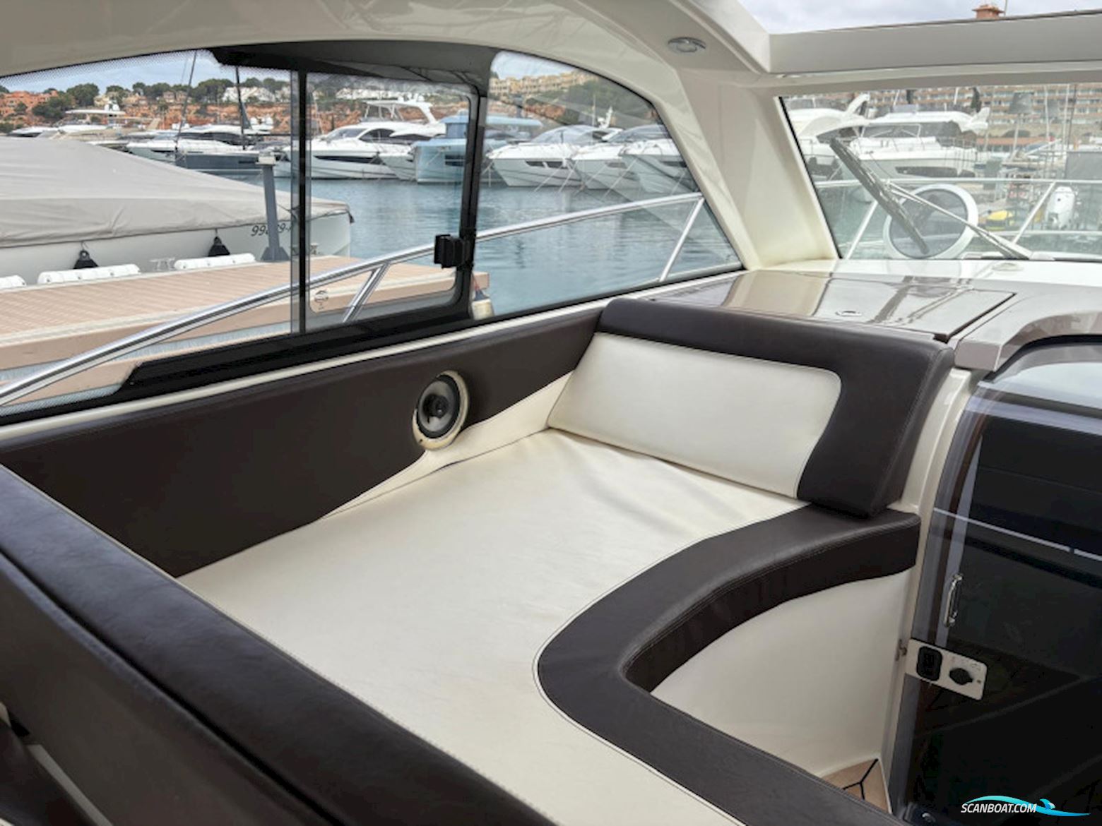 Galeon 325 Hts