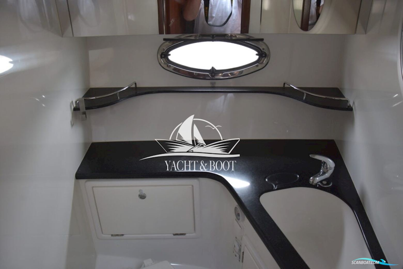 Galeon 330 Fly