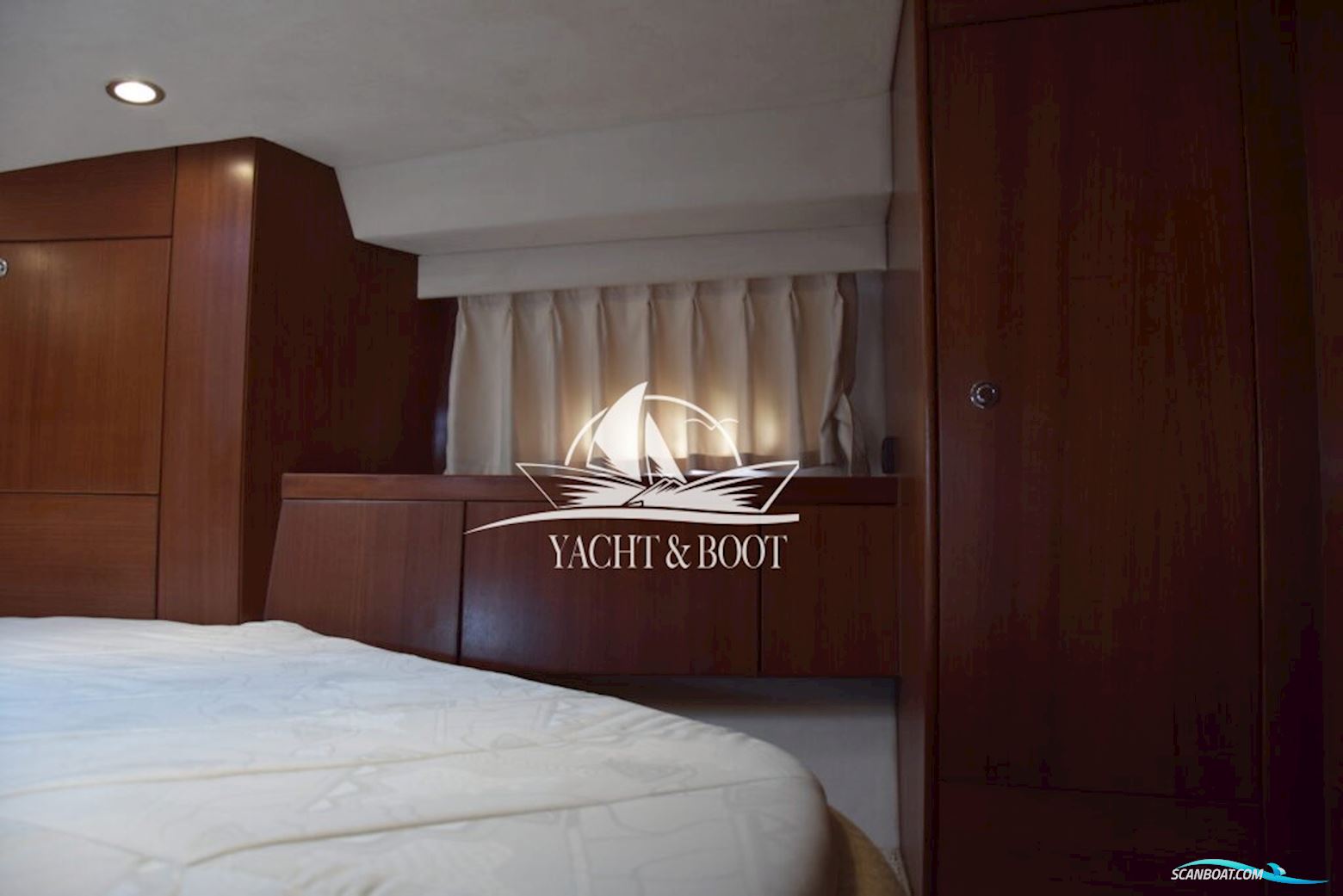 Galeon 330 Fly