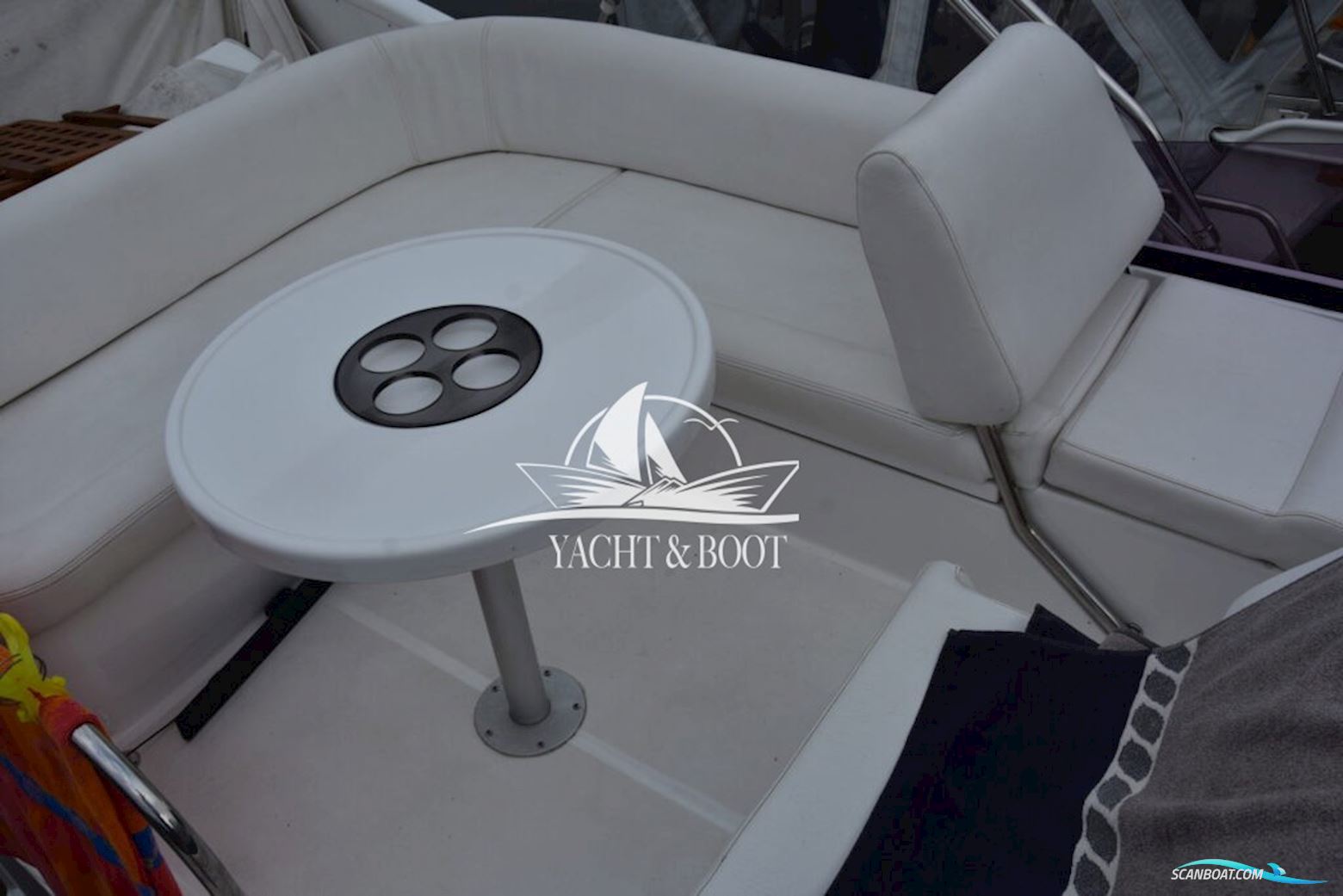 Galeon 330 Fly