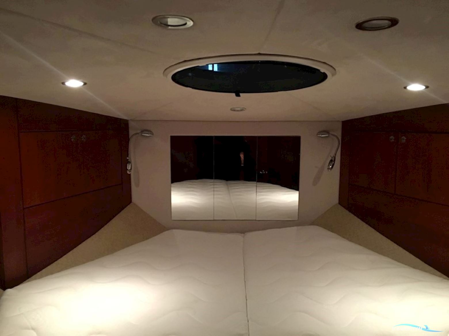Galeon 330 Fly
