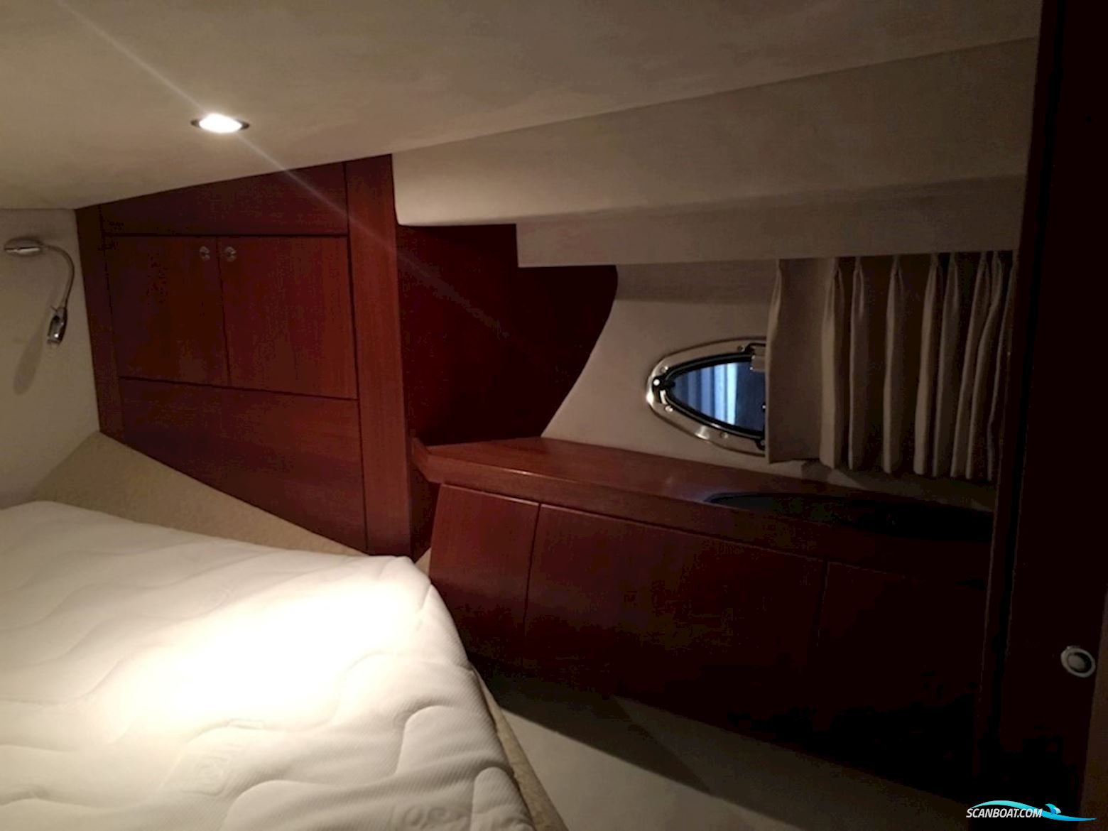 Galeon 330 Fly