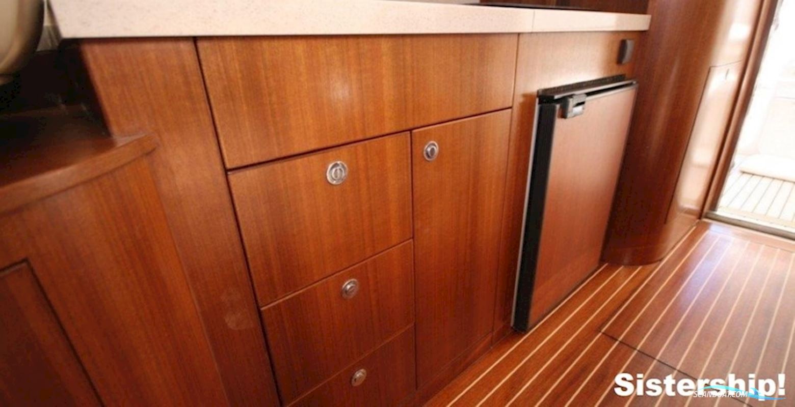 Galeon 330 Fly