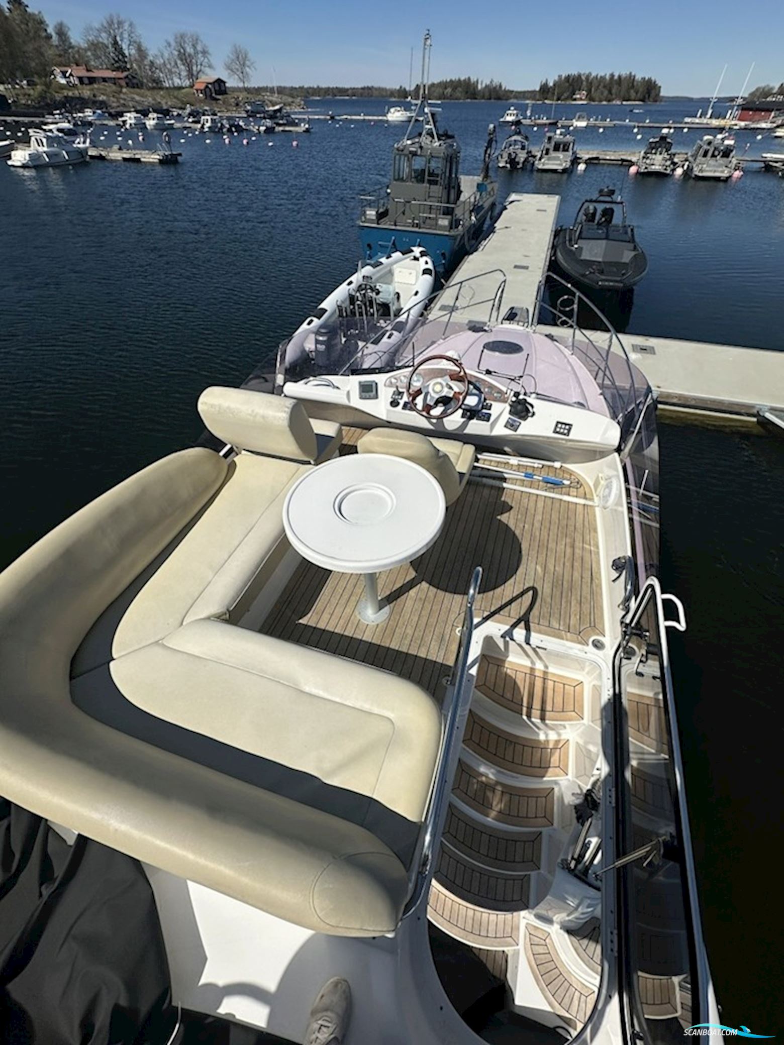 Galeon 330 Fly