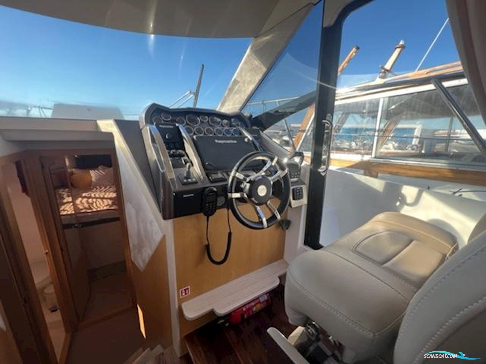 Galeon 360 FLY