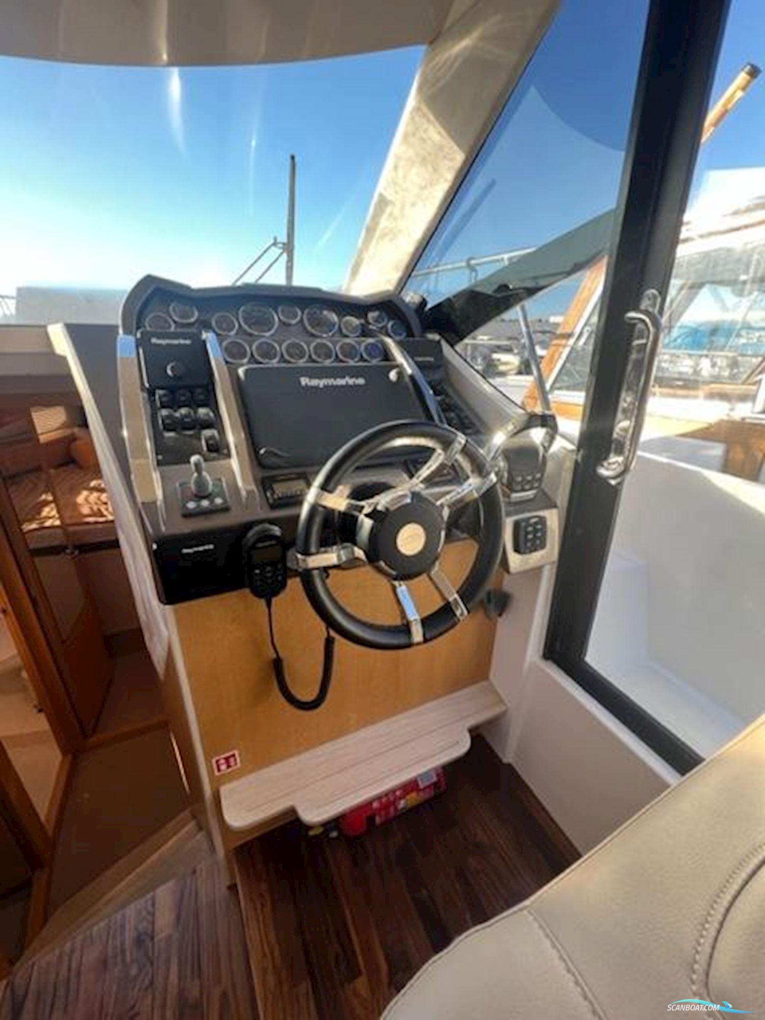 Galeon 360 FLY