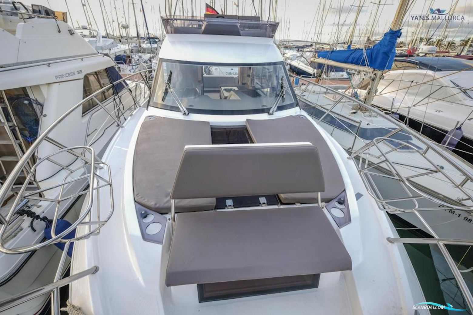 Galeon 360 FLY