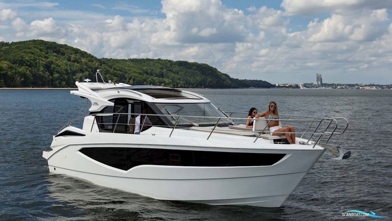 Galeon 370 Htc Motorbåd 2025, med 2 x Mercury Mercruiser 4.5 Mpi Dts motor, Danmark