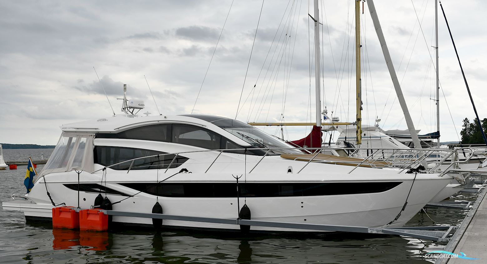 Galeon 430 Htc Motorbåd 2019, med Volvo Penta 2 x D6-480 motor, Sverige