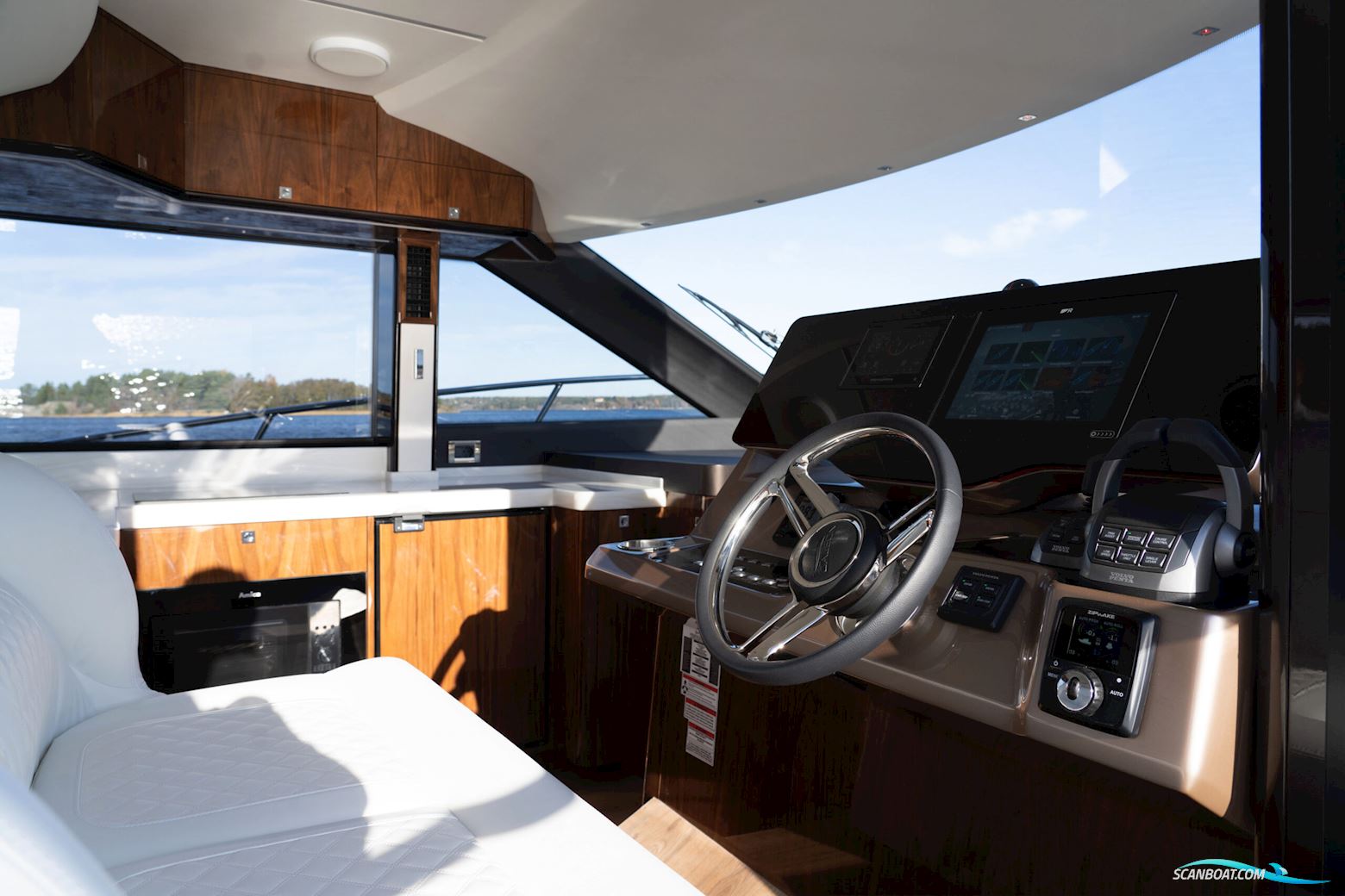 Galeon 440 Fly