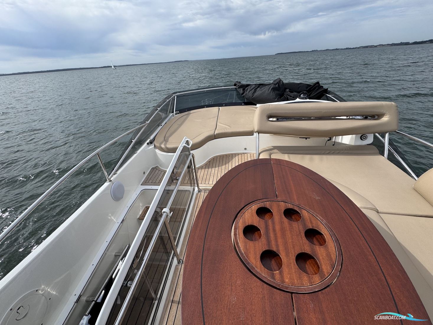 Galeon 440 Fly