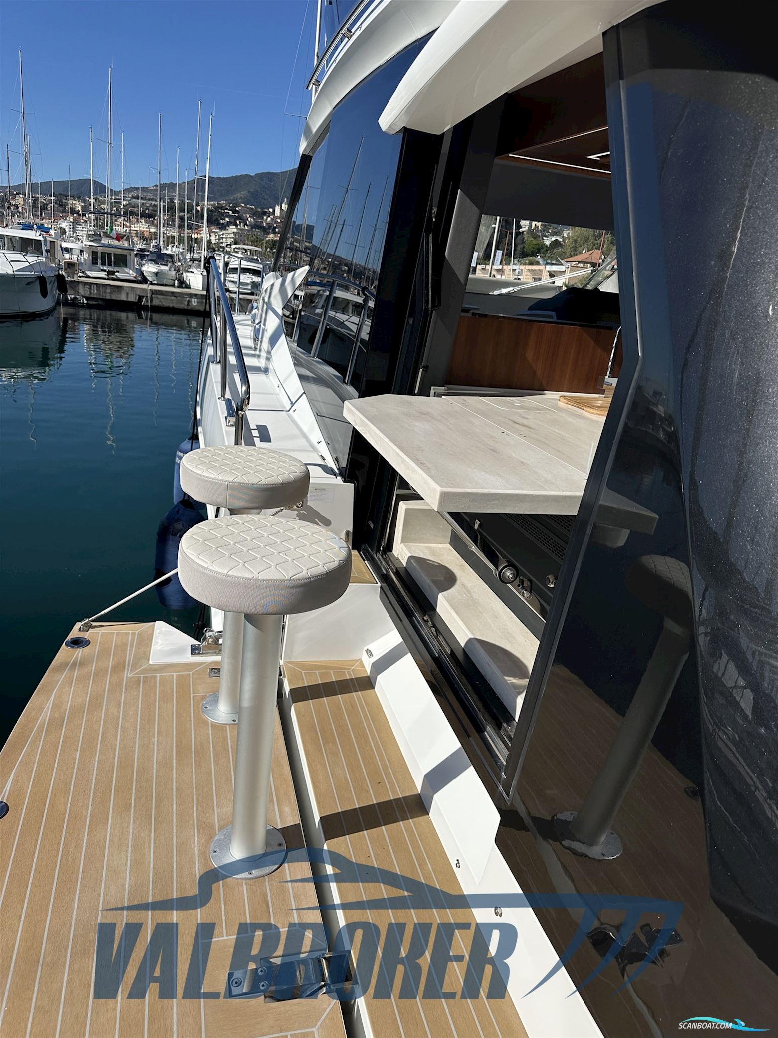 Galeon 460 fly