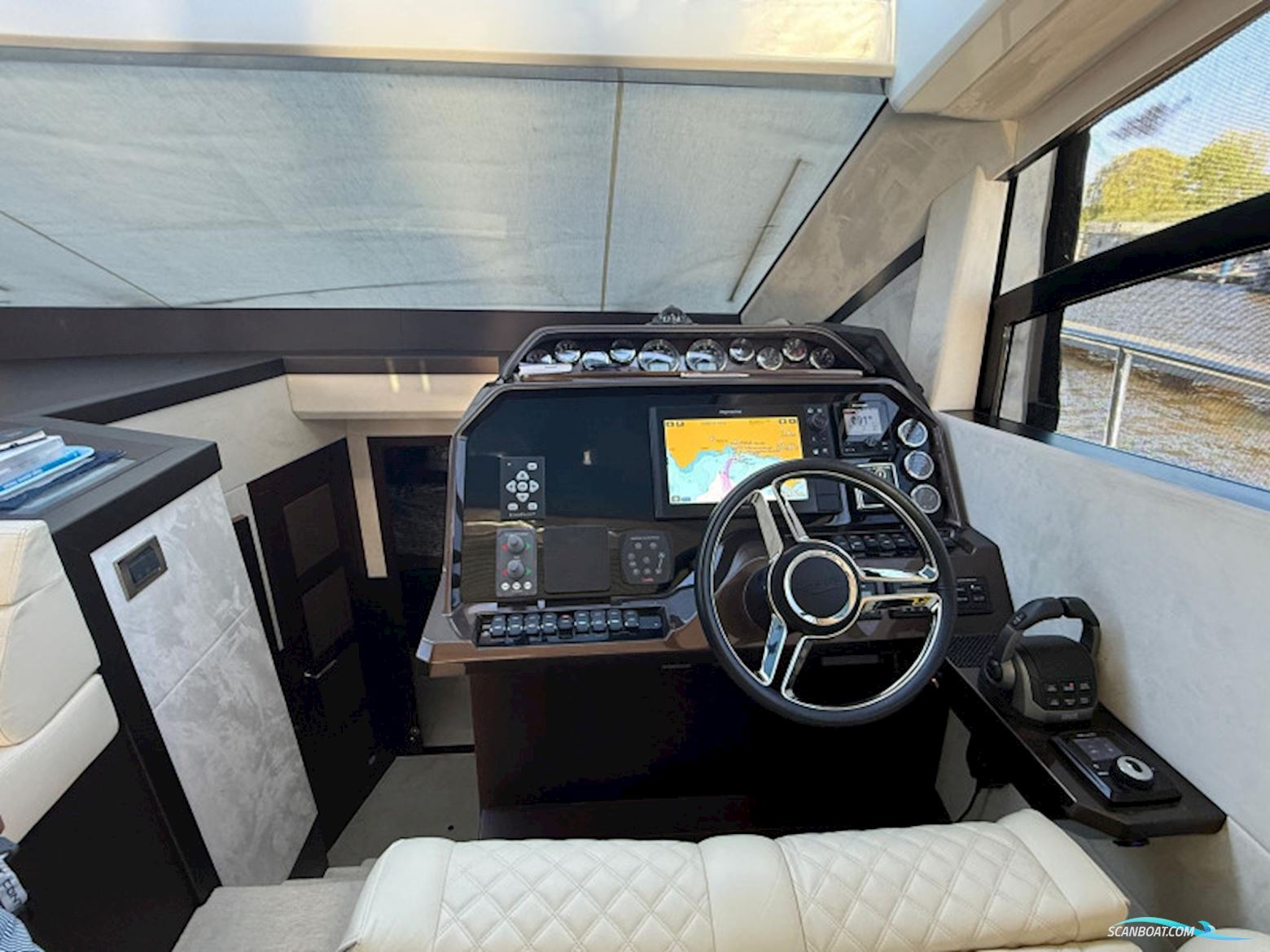 Galeon 470 Sky
