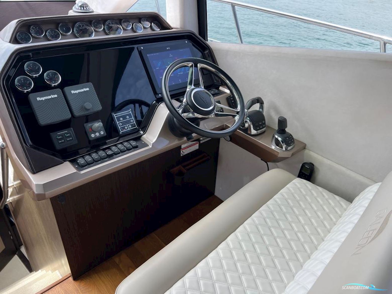 Galeon 510 Skydeck