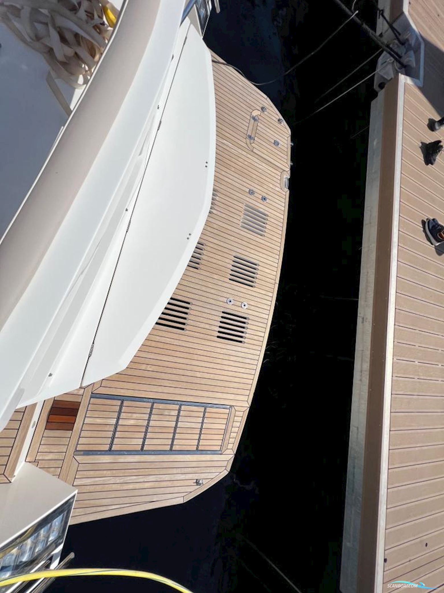 Galeon 510 Skydeck