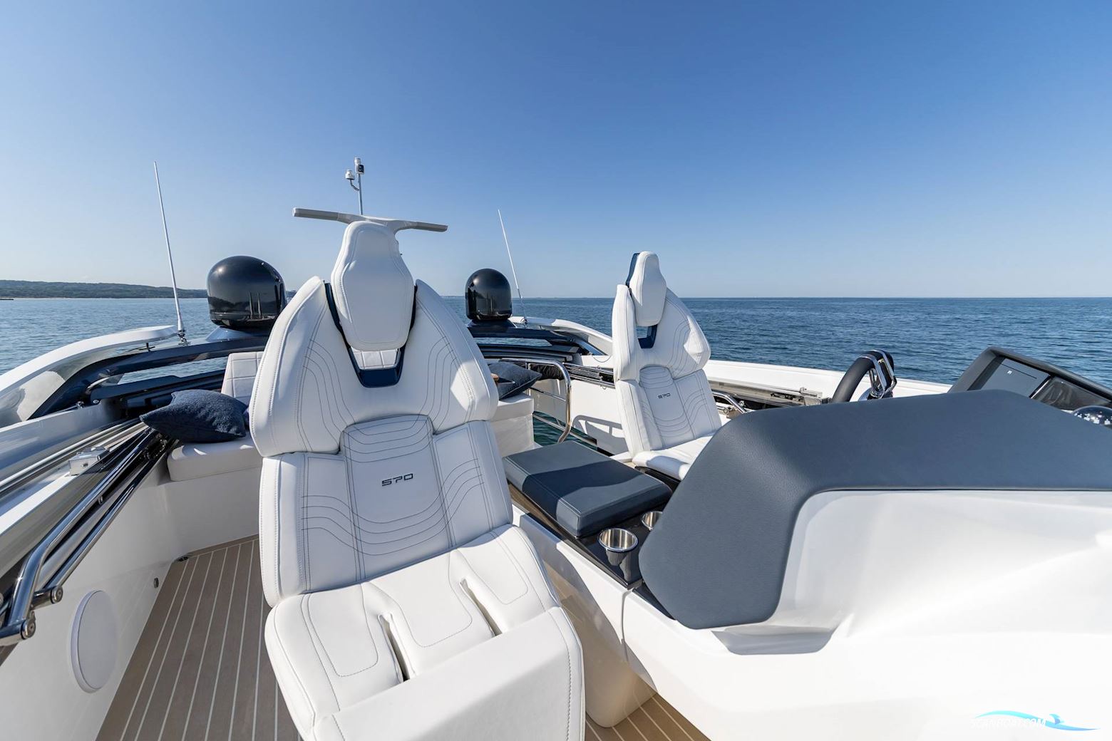 Galeon 570 Sky