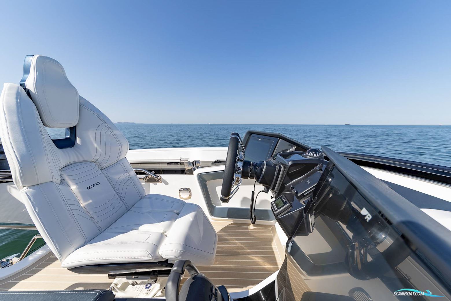 Galeon 570 Sky