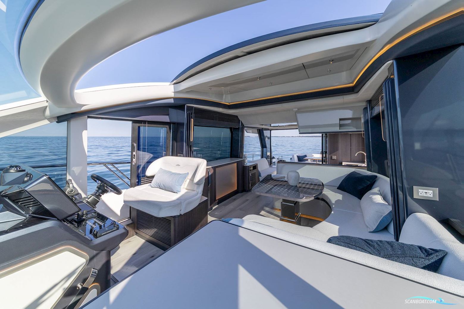 Galeon 570 Sky