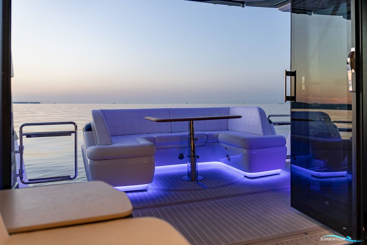 Galeon 570 Sky