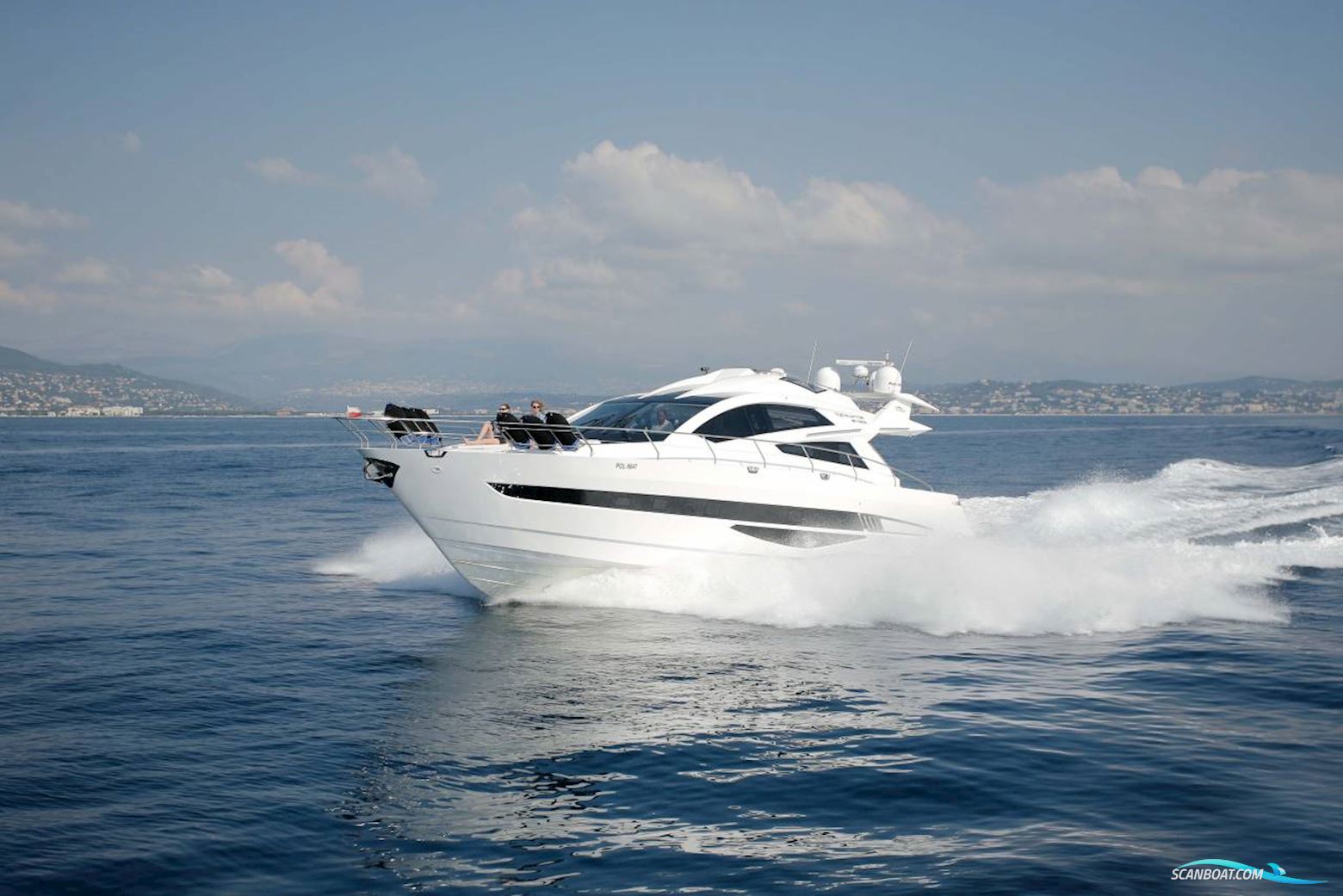 Galeon 700 SKY