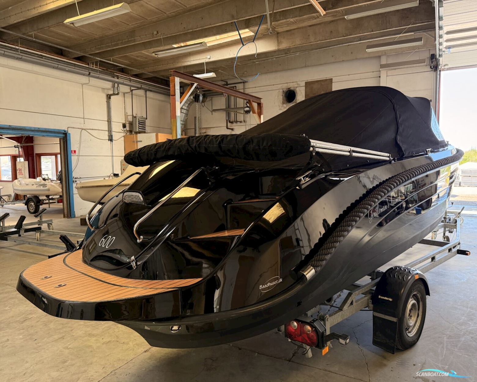 Gentleman’s Launch 600 XL