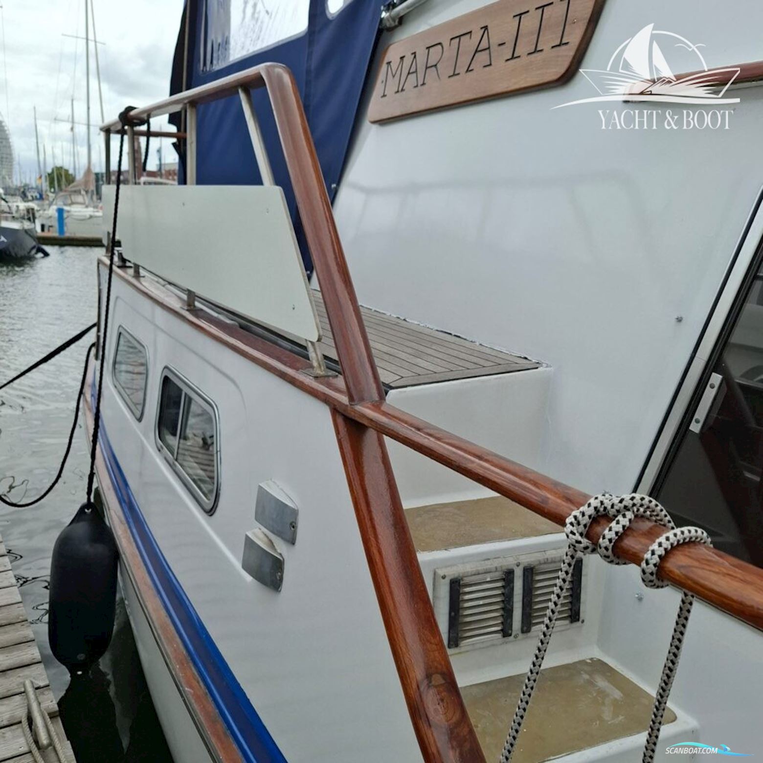 Gladstone Lyall & Co Aquila Queen Trawler 35