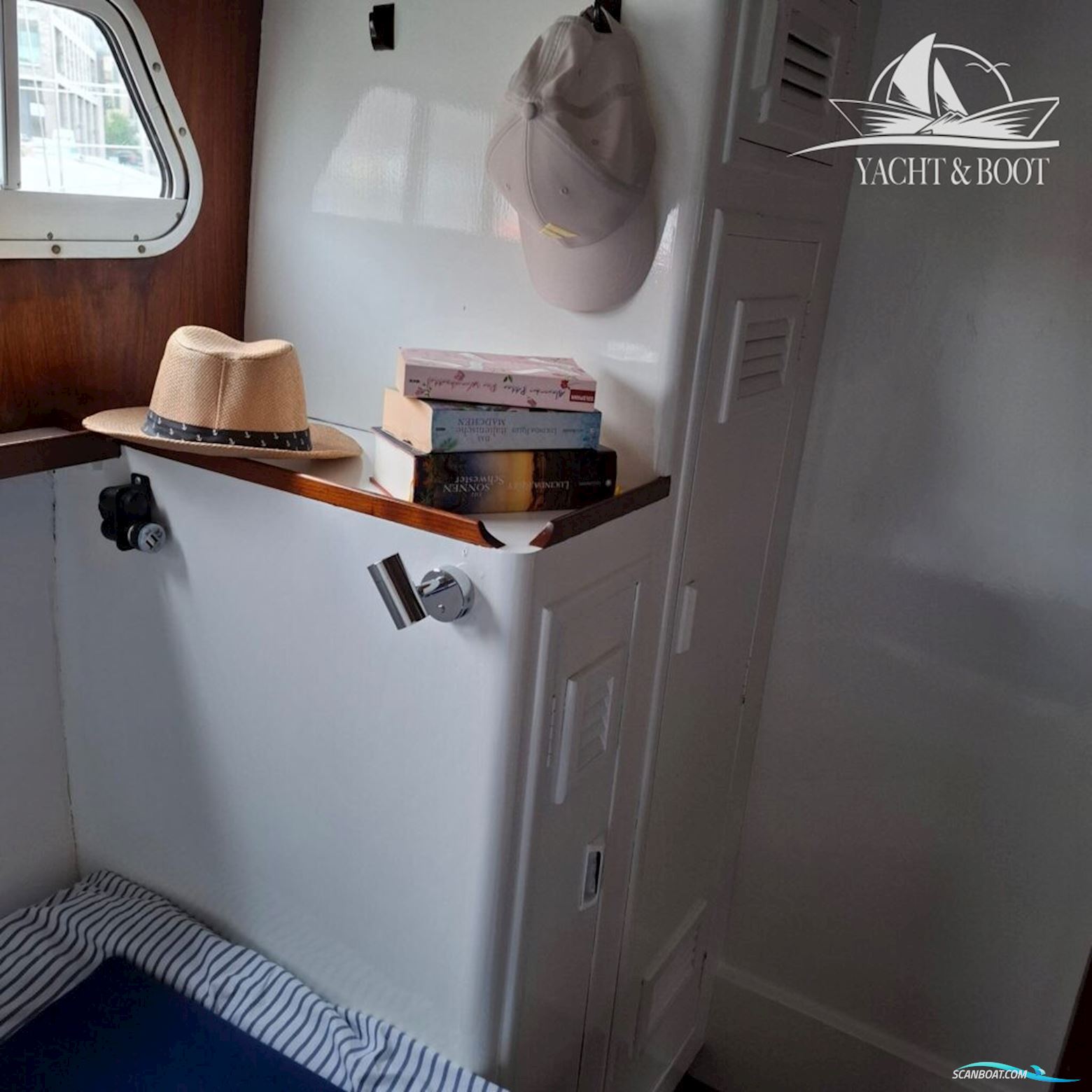 Gladstone Lyall & Co Aquila Queen Trawler 35