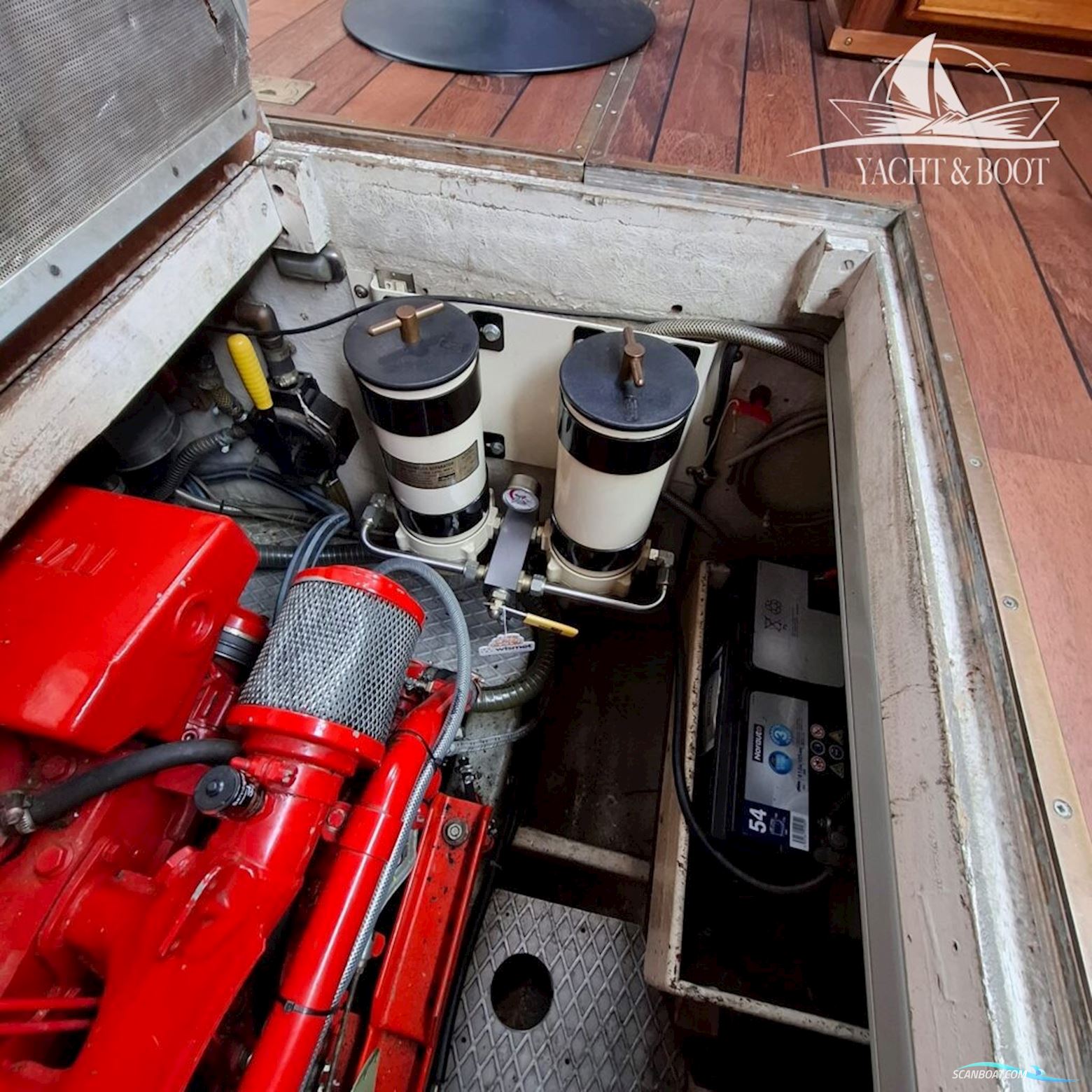 Gladstone Lyall & Co Aquila Queen Trawler 35